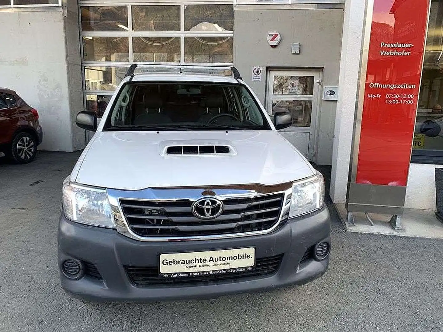 Toyota Hilux DK Country 4WD 2,5 D-4D 145 Білий - 2