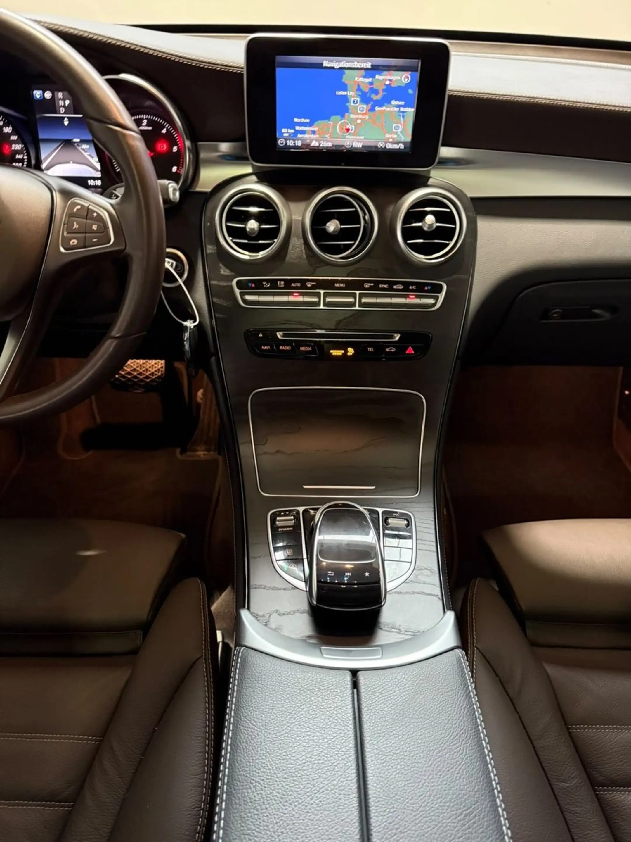 Mercedes-Benz GLC 220 d 4Matic AHK+PANO+LEDER — photo 13