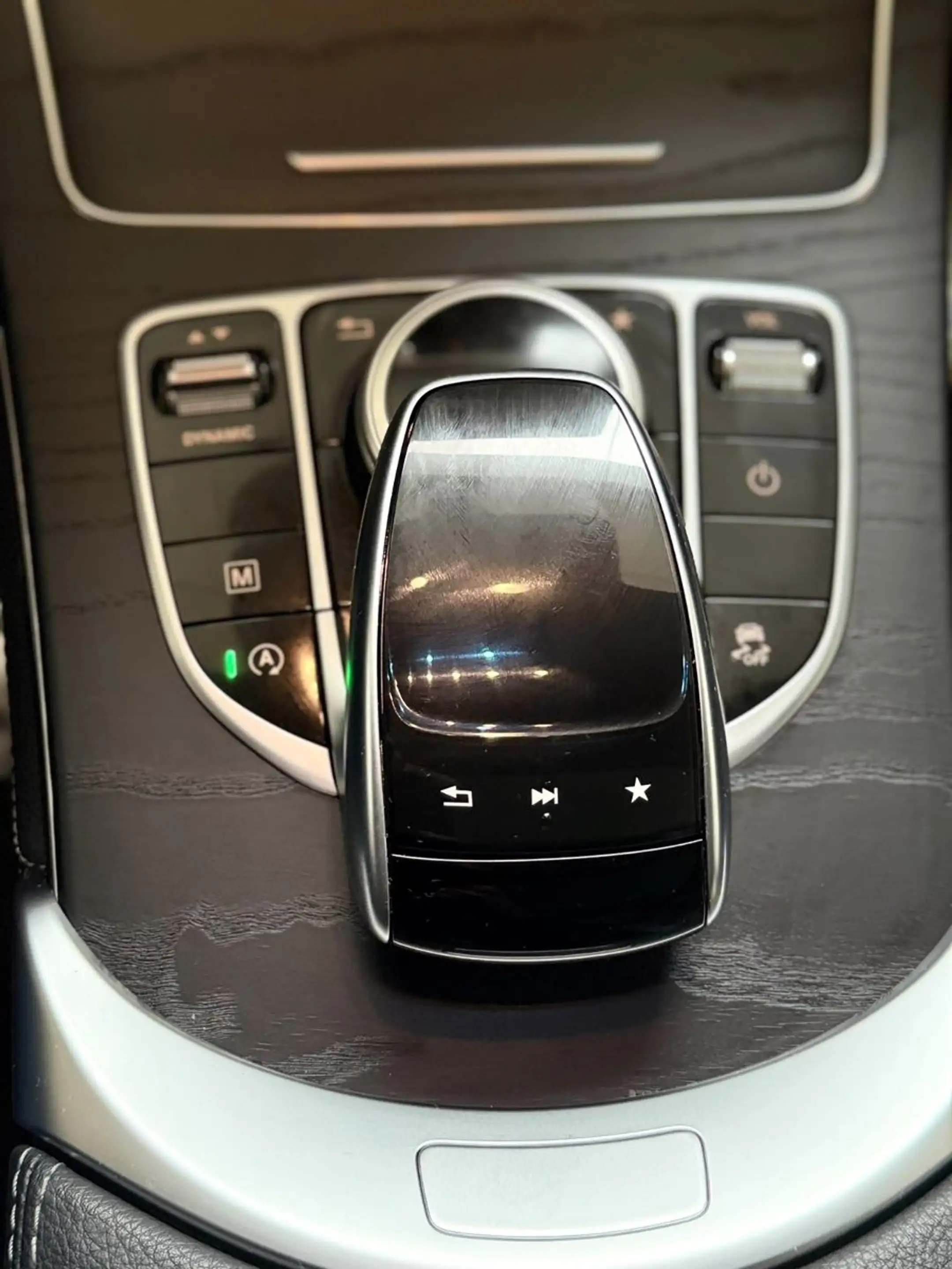 Mercedes-Benz GLC 220 d 4Matic AHK+PANO+LEDER — photo 11