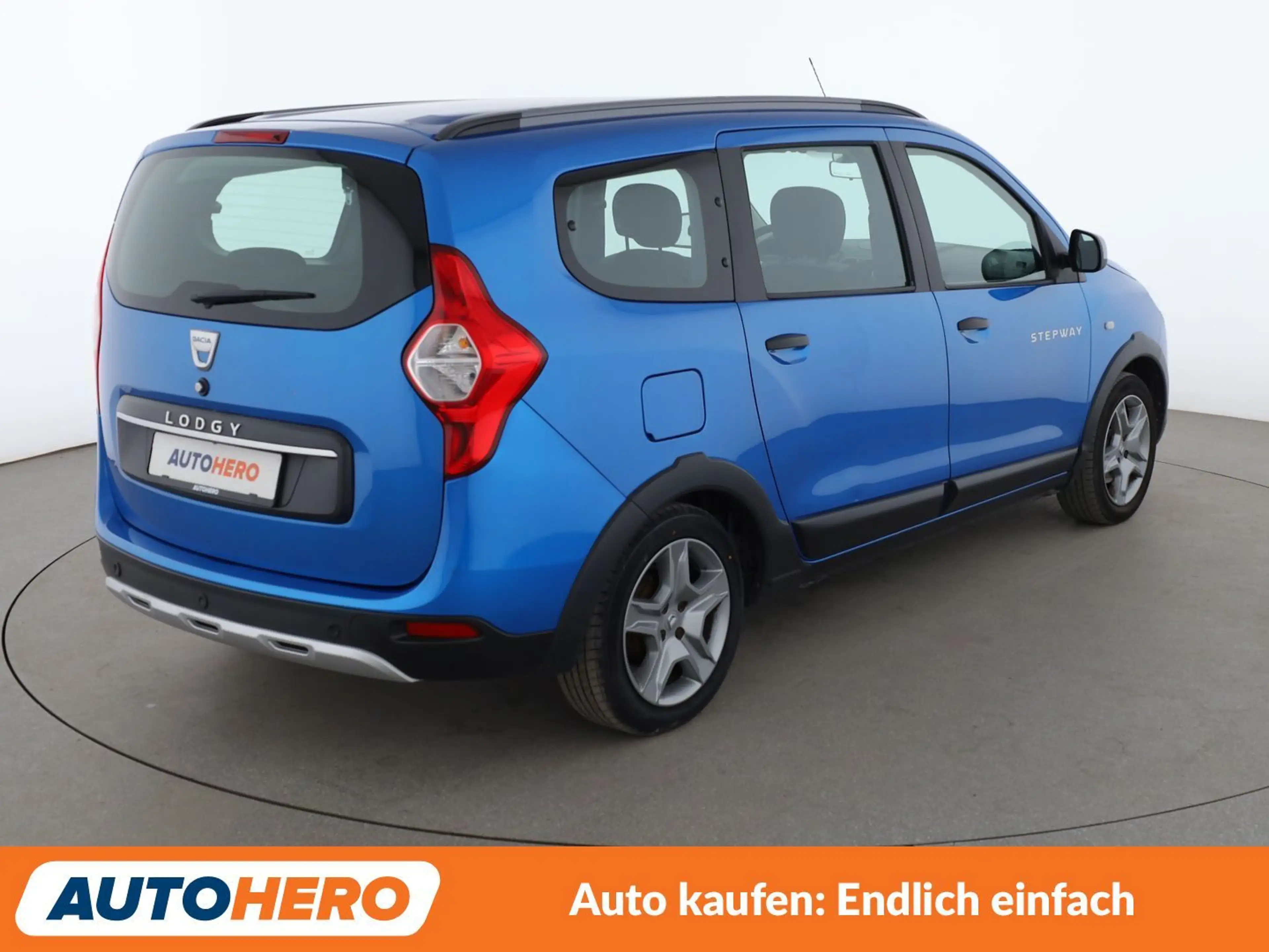 Dacia Lodgy 1.3 TCe Stepway Plus*NAVI*TEMPO*CAM*PDC*SHZ*AHK* — photo 6