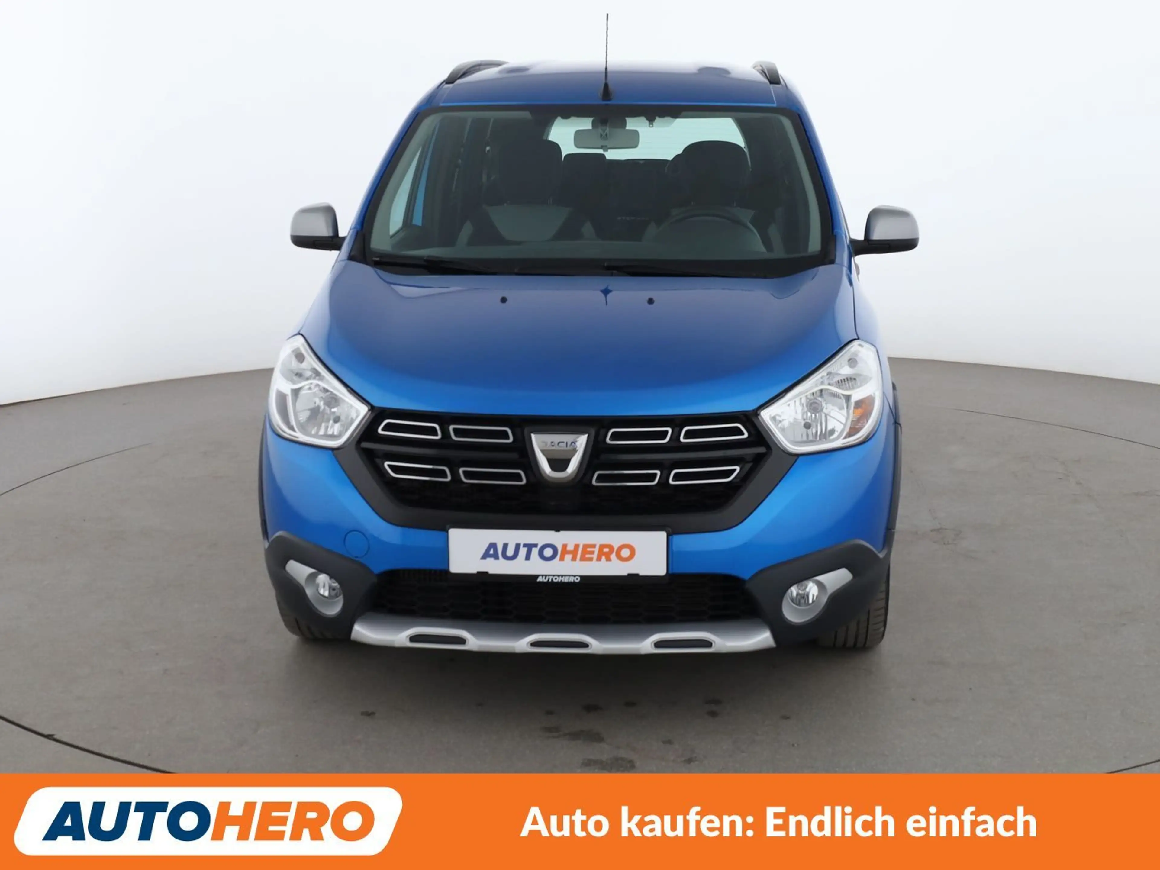 Dacia Lodgy 1.3 TCe Stepway Plus*NAVI*TEMPO*CAM*PDC*SHZ*AHK* — photo 9