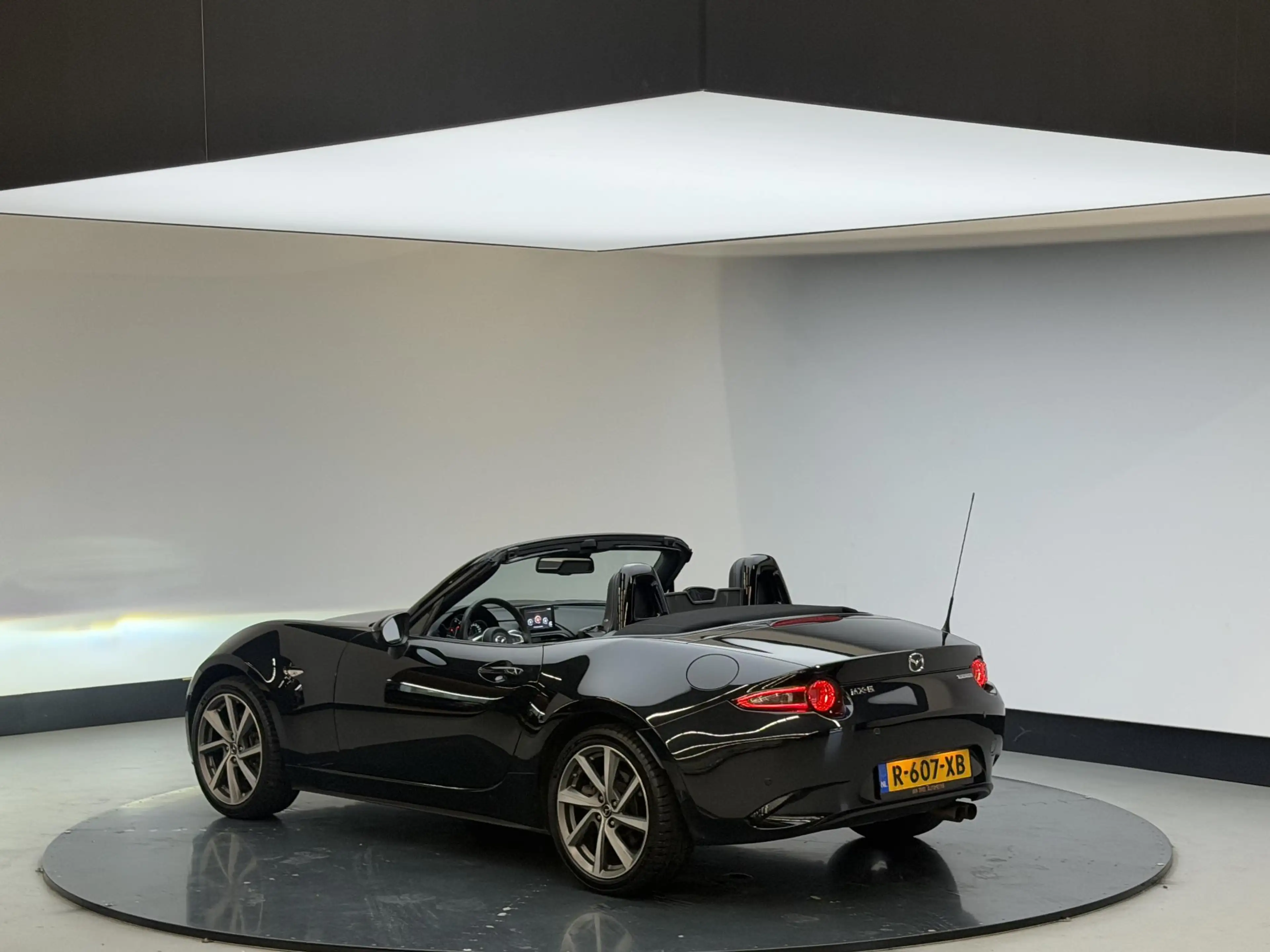 Mazda MX-5 2.0 SkyActiv-G 184 Luxury | Leer | Stoelverw | dea — photo 2