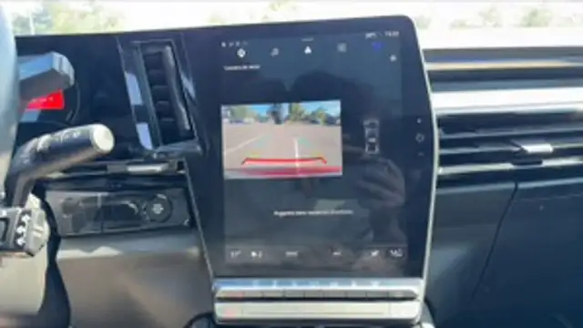 Renault Austral view 13