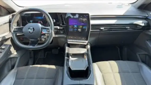 Renault Austral view 11
