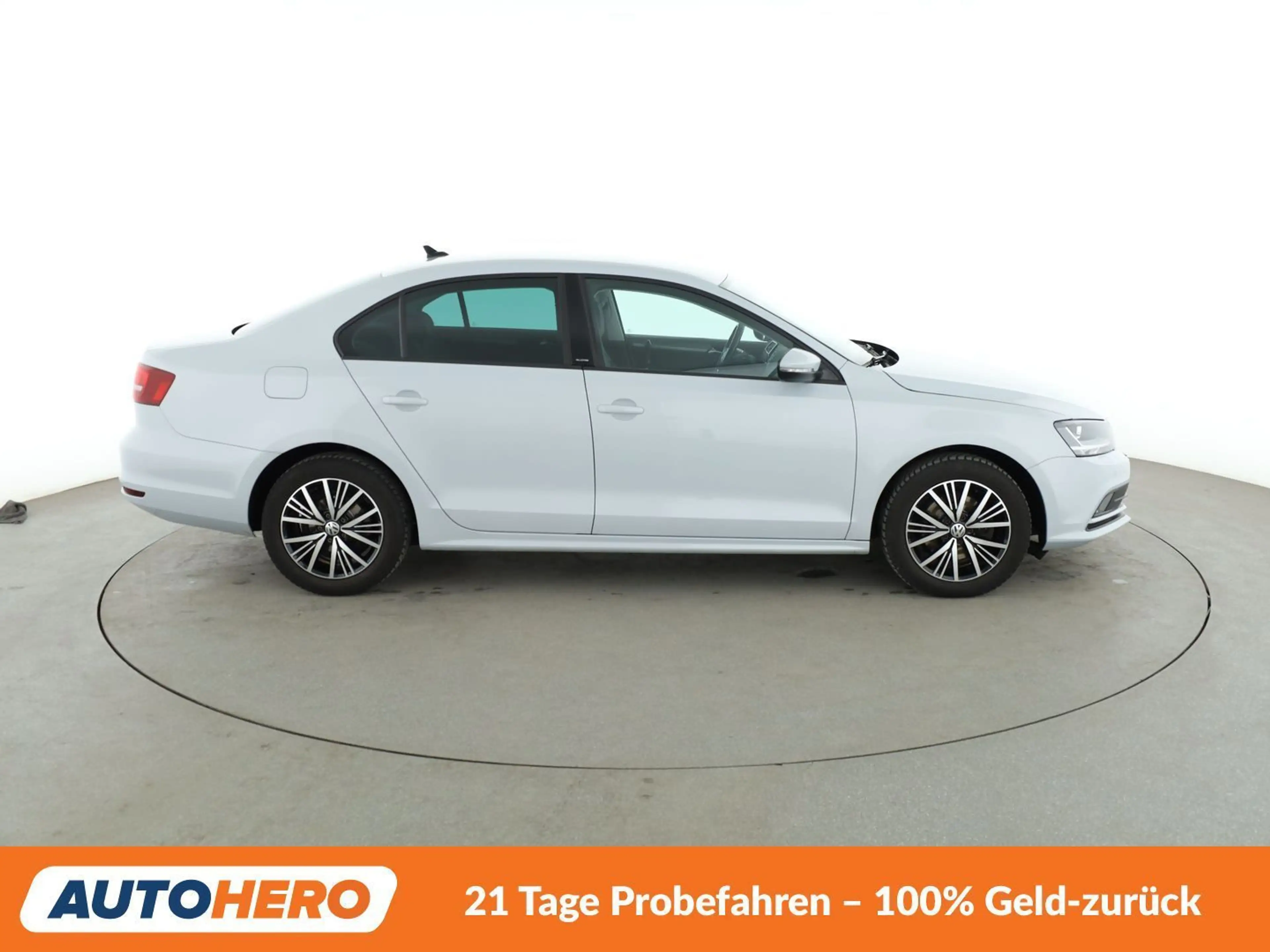 Volkswagen Jetta 1.2 TSI Basis BlueMotion*NAV*TEMPO*PDC*SHZ*BT — photo 7