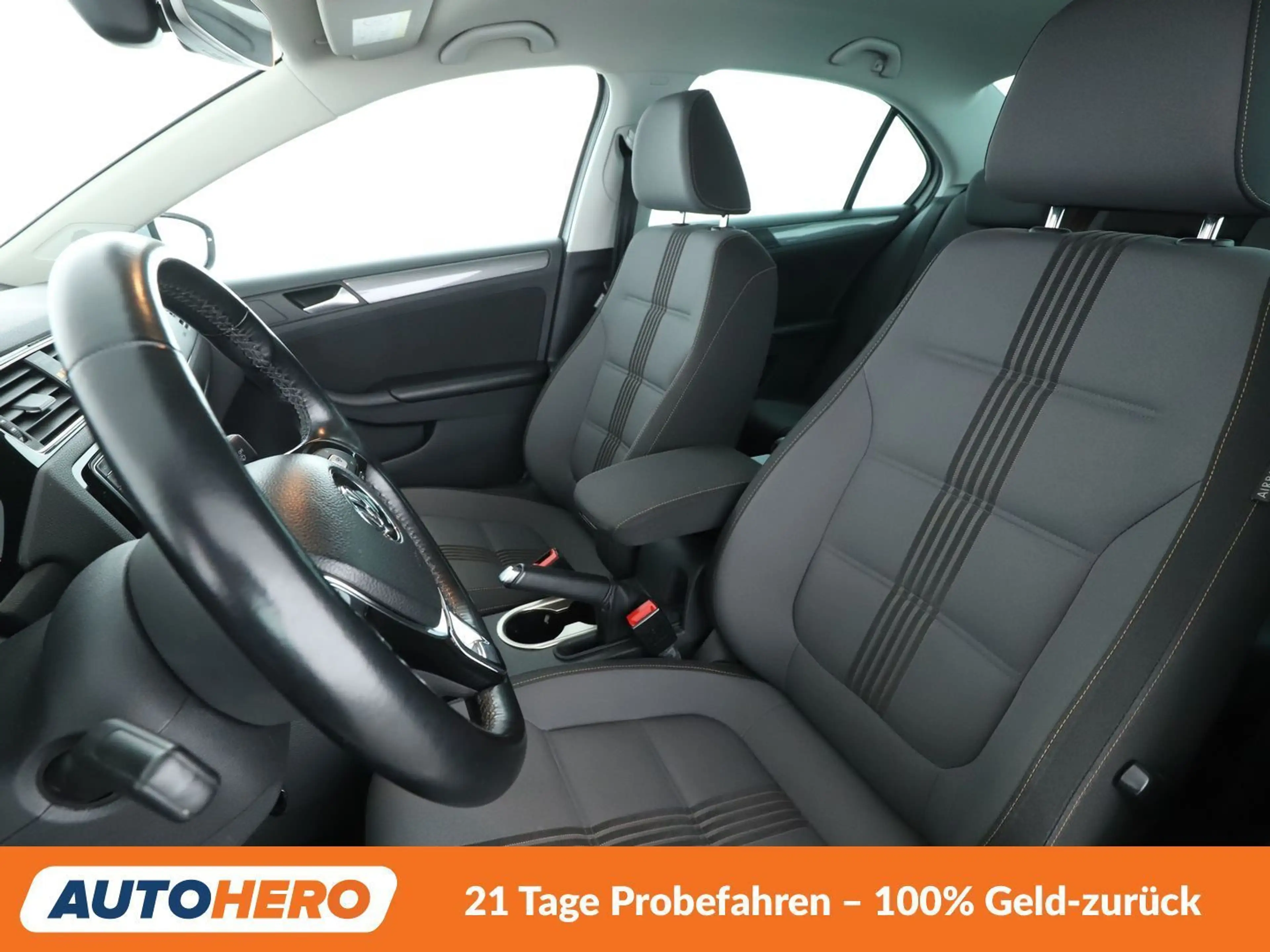 Volkswagen Jetta 1.2 TSI Basis BlueMotion*NAV*TEMPO*PDC*SHZ*BT — photo 10