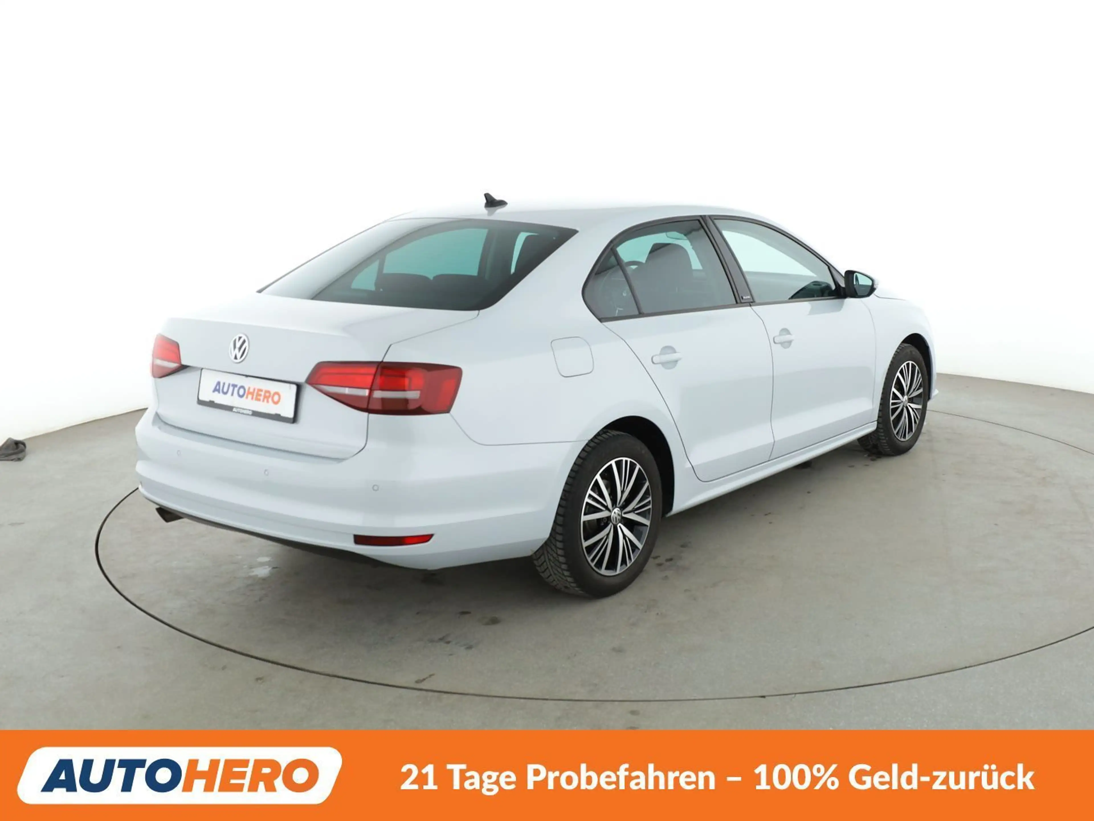 Volkswagen Jetta 1.2 TSI Basis BlueMotion*NAV*TEMPO*PDC*SHZ*BT — photo 6