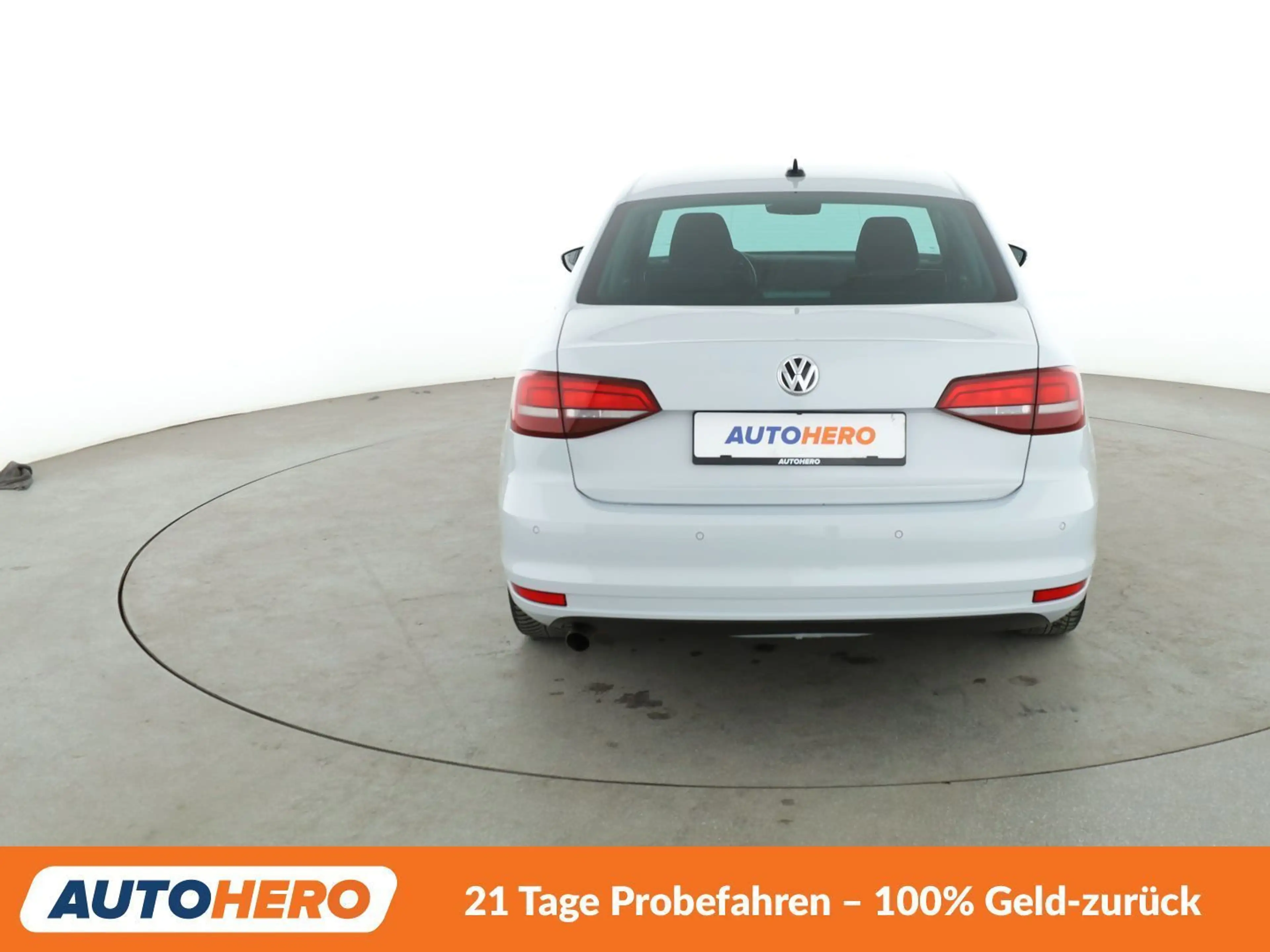Volkswagen Jetta 1.2 TSI Basis BlueMotion*NAV*TEMPO*PDC*SHZ*BT — photo 5