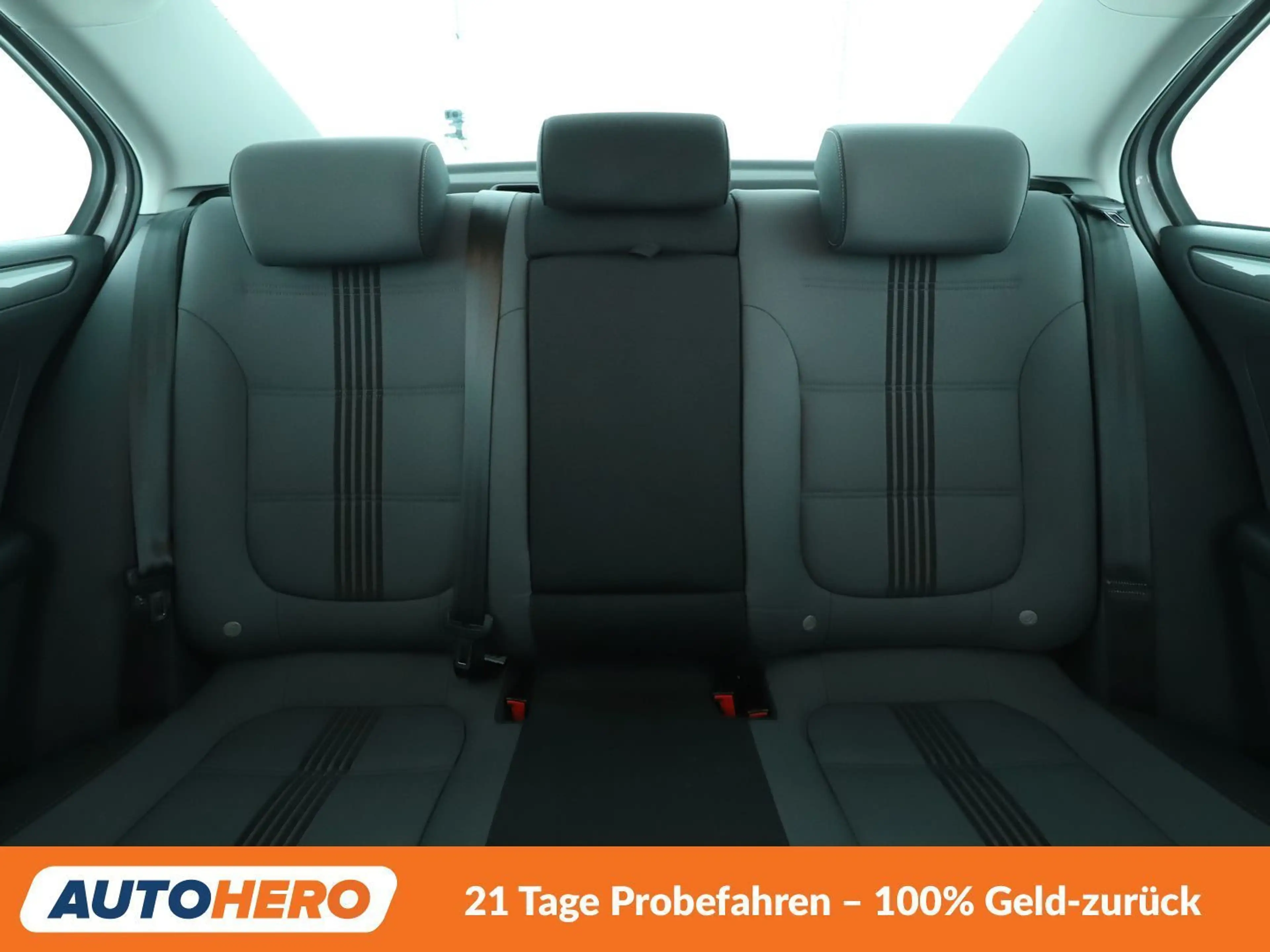 Volkswagen Jetta 1.2 TSI Basis BlueMotion*NAV*TEMPO*PDC*SHZ*BT — photo 15