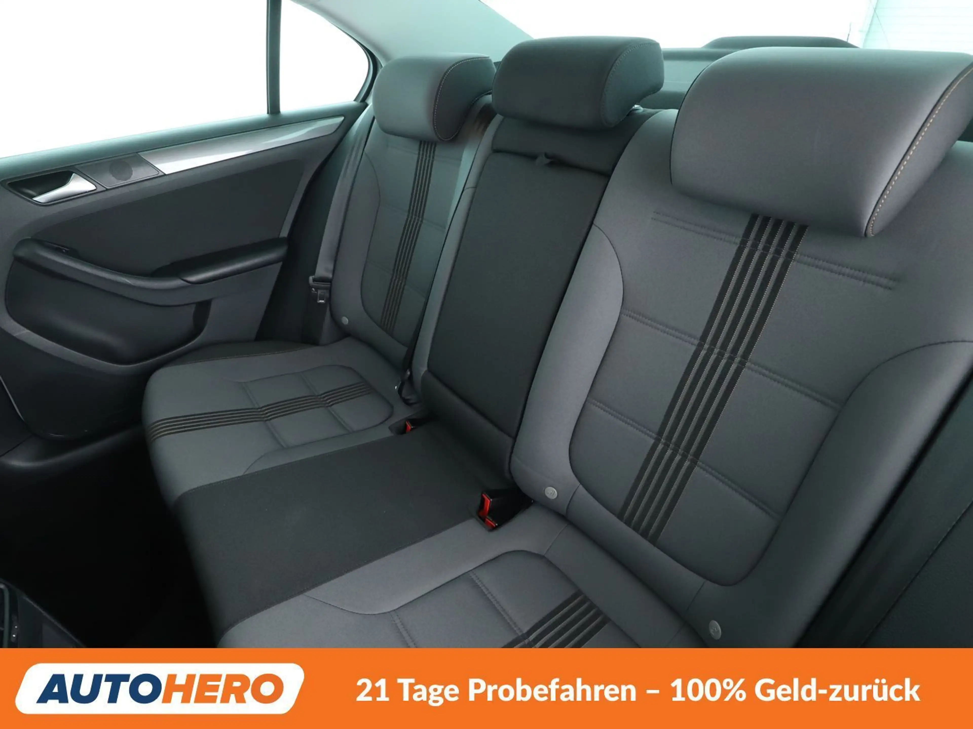 Volkswagen Jetta 1.2 TSI Basis BlueMotion*NAV*TEMPO*PDC*SHZ*BT — photo 14