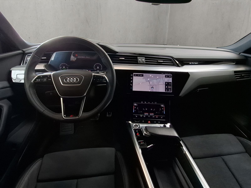 Audi Q8 e-tron S line 50 quattro 250 kW — photo 14