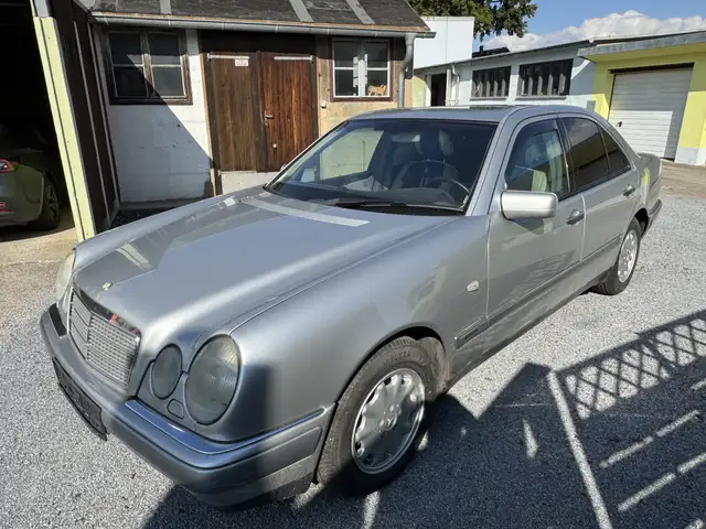 Mercedes-Benz E 240 E-Klasse Elegance Automatik,Navi, SD