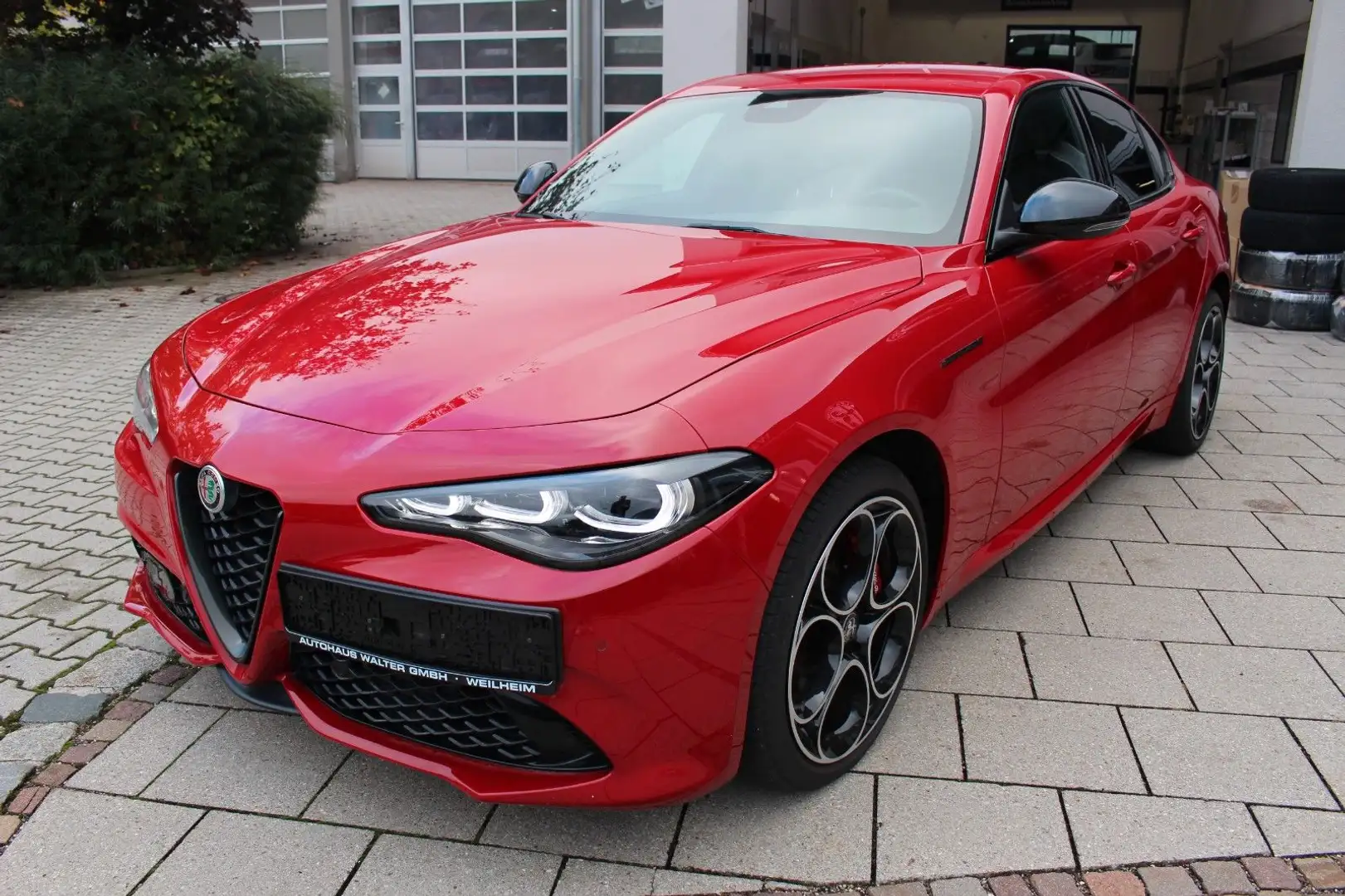 Alfa Romeo Giulia Competizione Q4 MATRIX /Garantie 07-27 Rot - 1