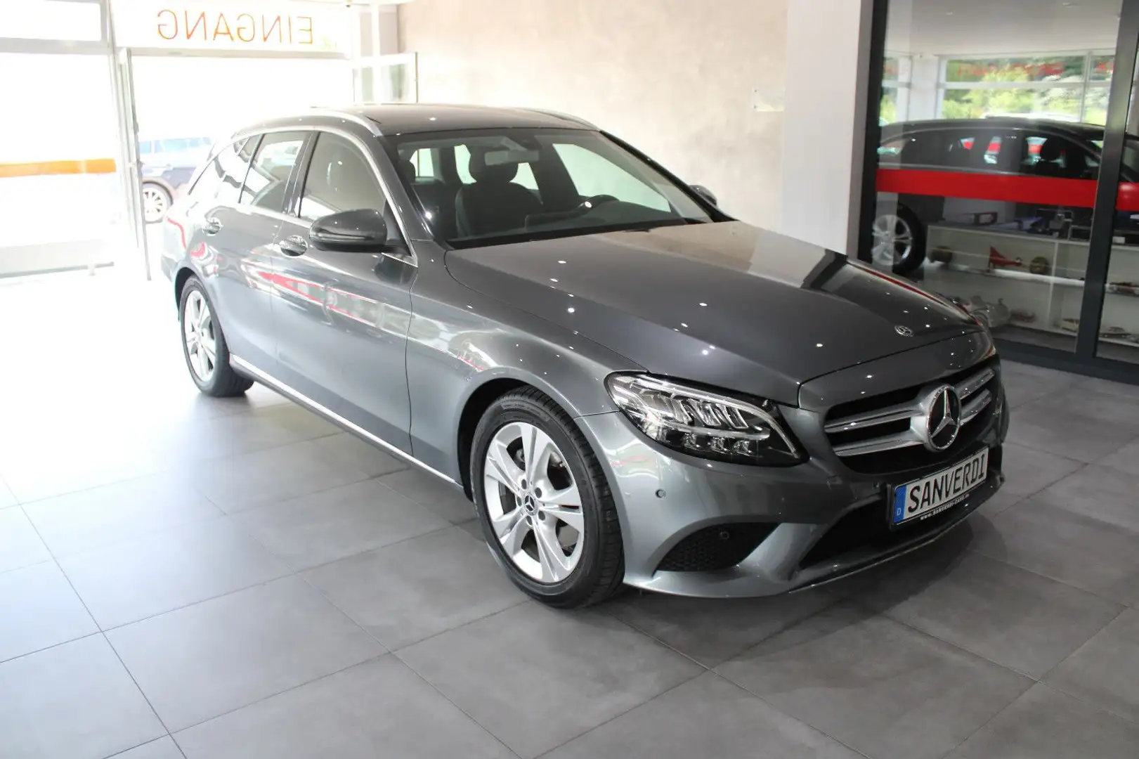 Mercedes-Benz C 220 d T AVANTGARDE SPORTPAKET PANORAMA LED ACC Grijs - 2