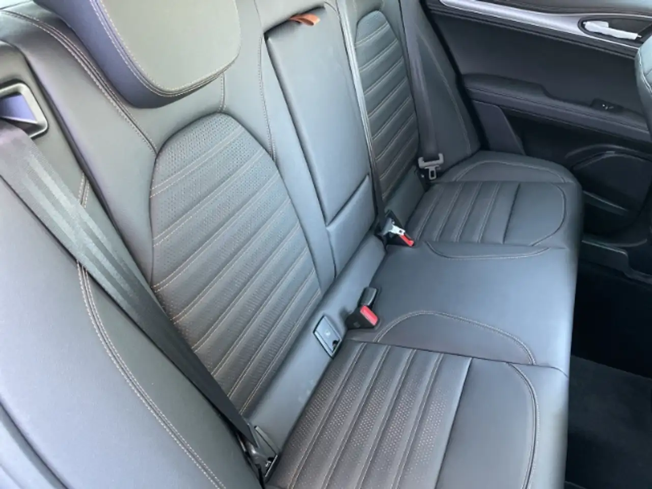 Alfa Romeo Stelvio 2025