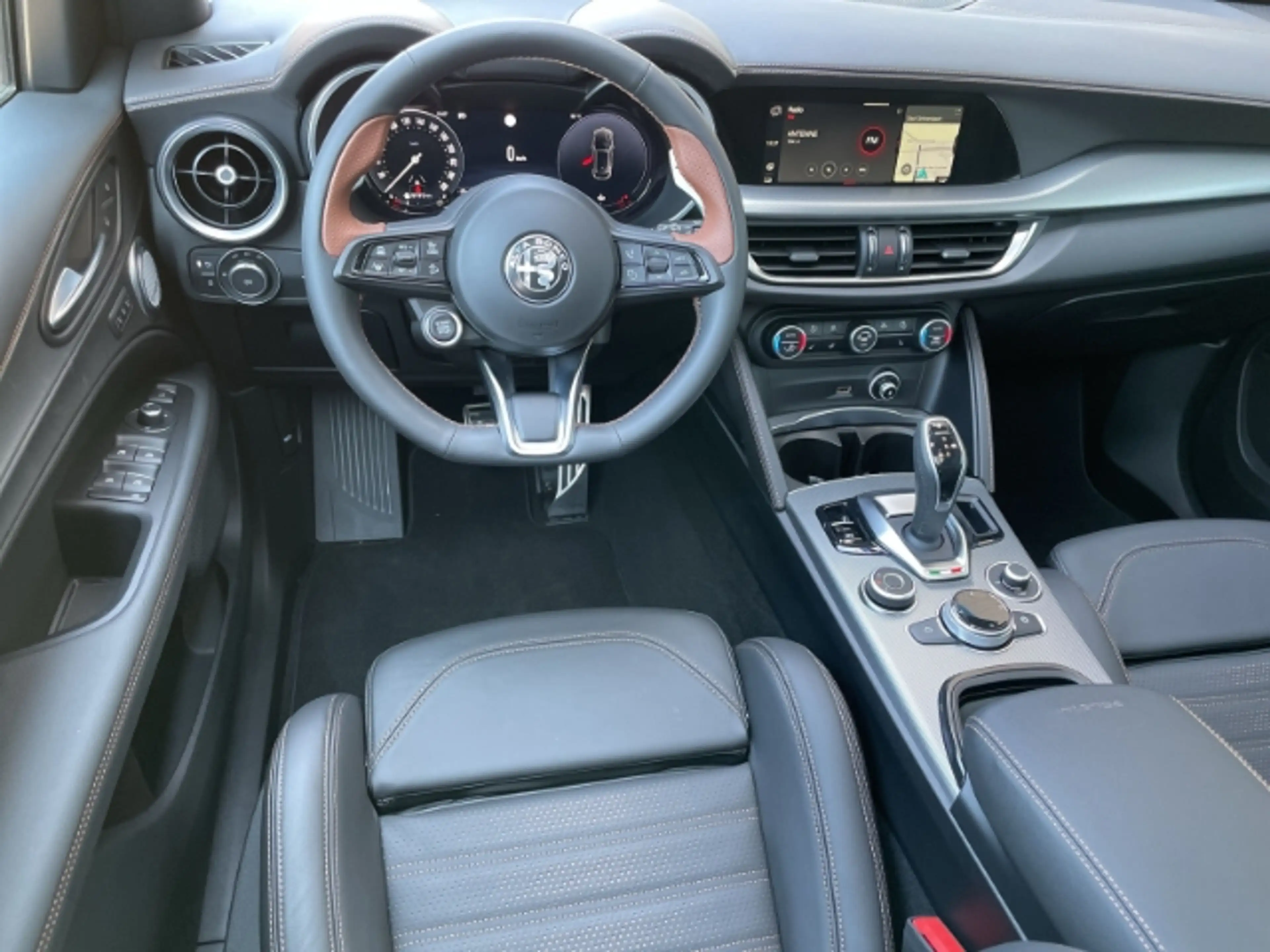 Alfa Romeo Stelvio 2.0 Turbo 16V Intensa Q4 Autom. Panoramadach, Navi — photo 11