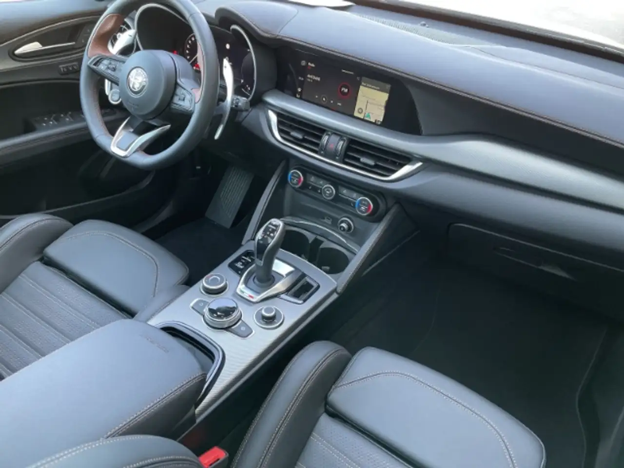 Alfa Romeo Stelvio 2025