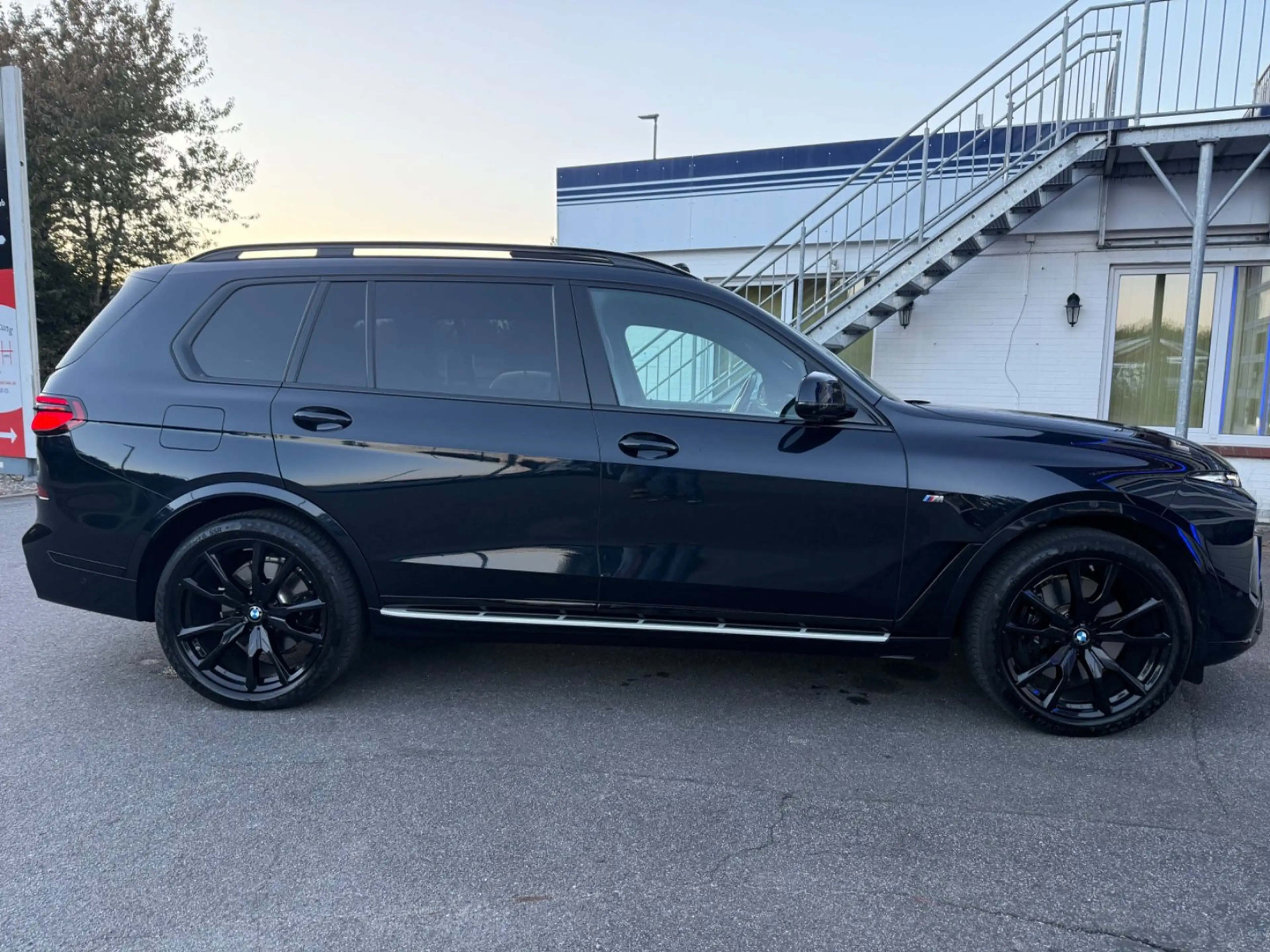 BMW X7 xDrive 40 d M Sport Sky Lounge(7-Sitzer-360°) — photo 8