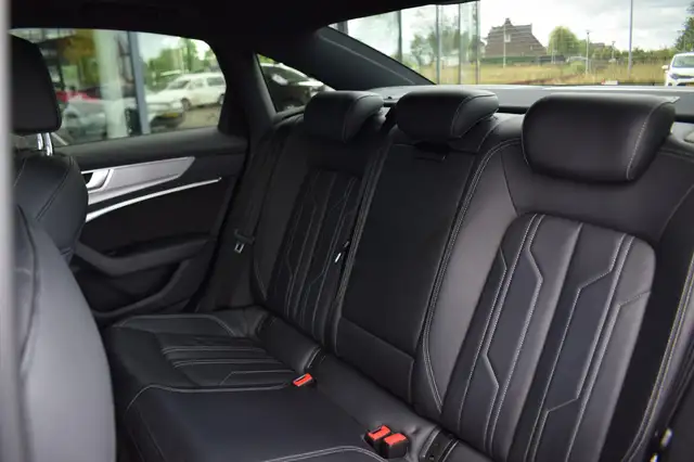 Audi A6 view 6
