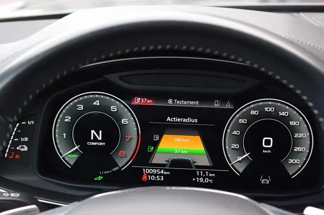 Audi A6 view 15