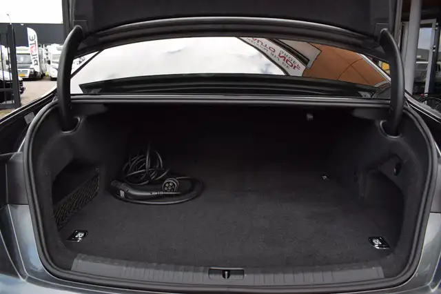 Audi A6 view 7