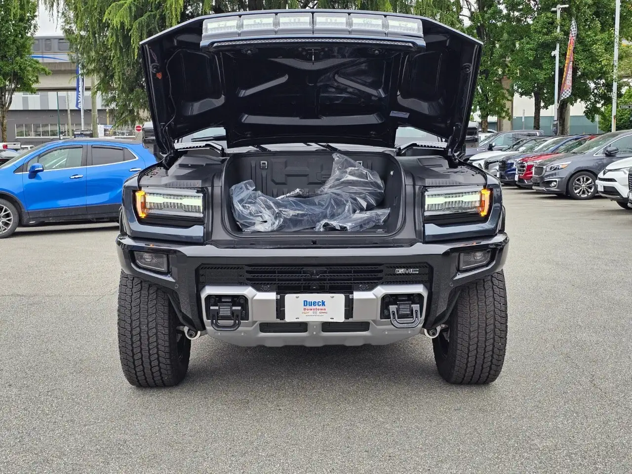 GMC HUMMER EV SUV снимка GMC HUMMER EV SUV