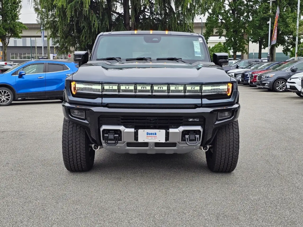 GMC HUMMER EV SUV снимка GMC HUMMER EV SUV