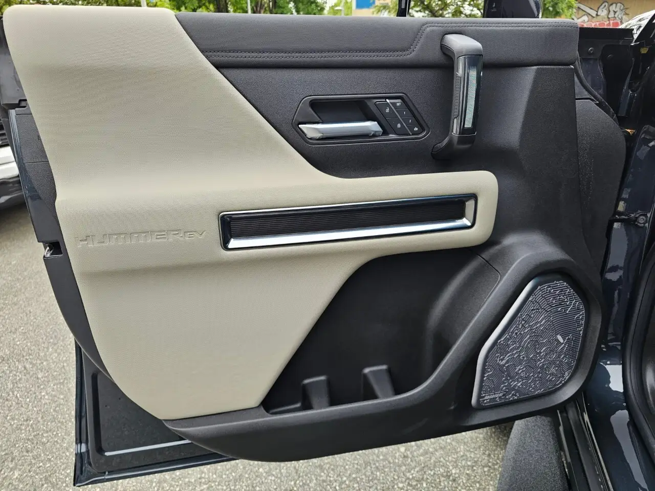 GMC HUMMER EV SUV снимка GMC HUMMER EV SUV