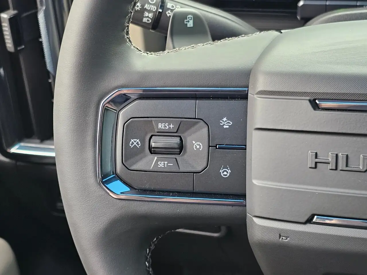 GMC HUMMER EV SUV снимка GMC HUMMER EV SUV