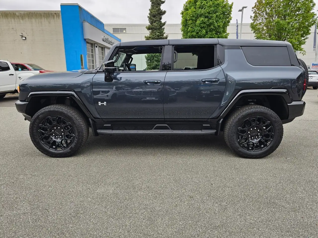 GMC HUMMER EV SUV снимка GMC HUMMER EV SUV
