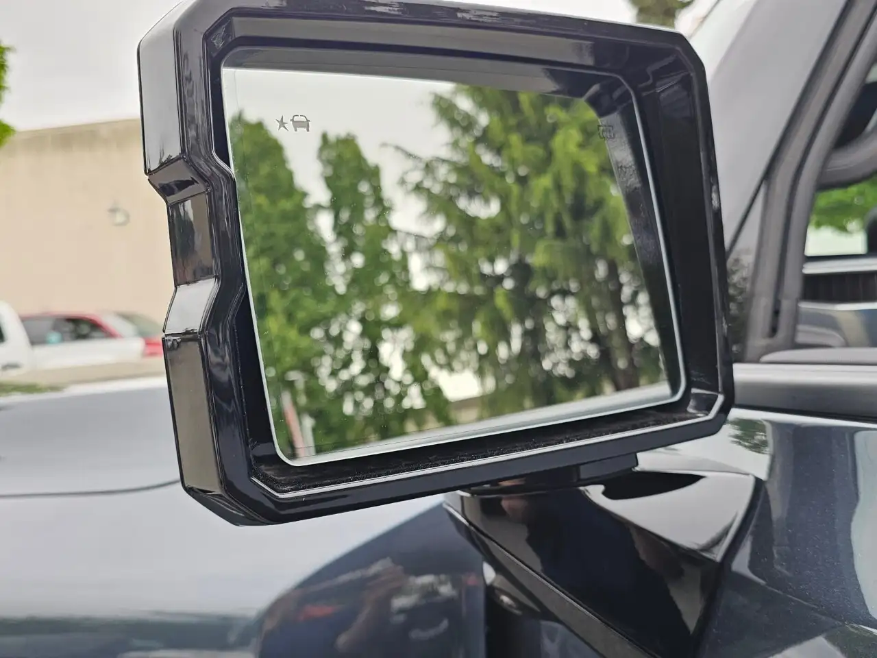 GMC HUMMER EV SUV снимка GMC HUMMER EV SUV