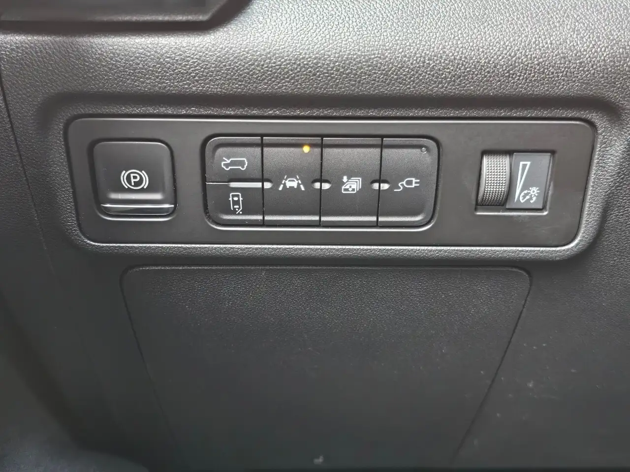 GMC HUMMER EV SUV снимка GMC HUMMER EV SUV