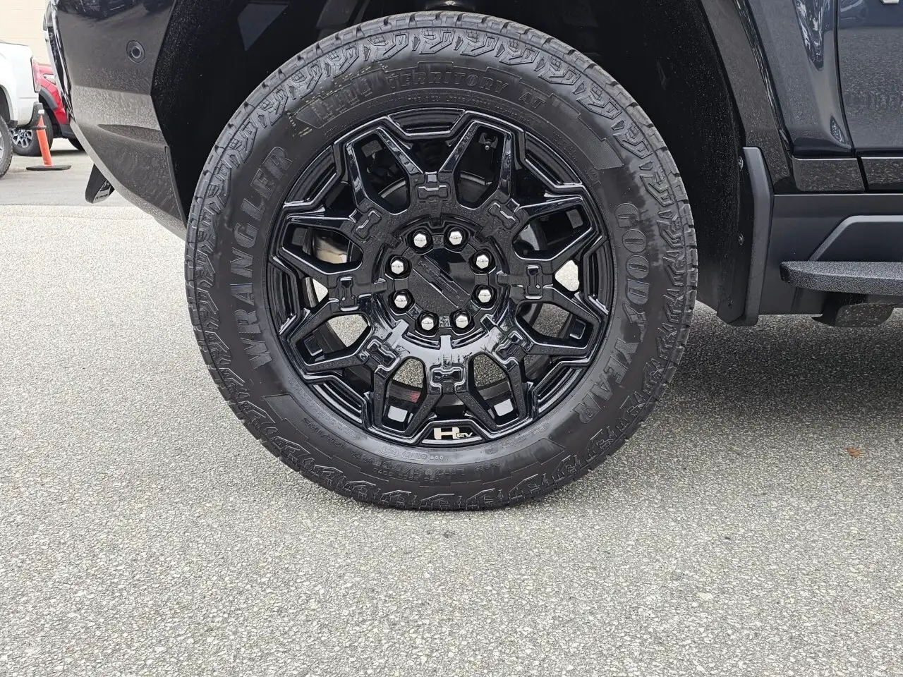 GMC HUMMER EV SUV снимка GMC HUMMER EV SUV