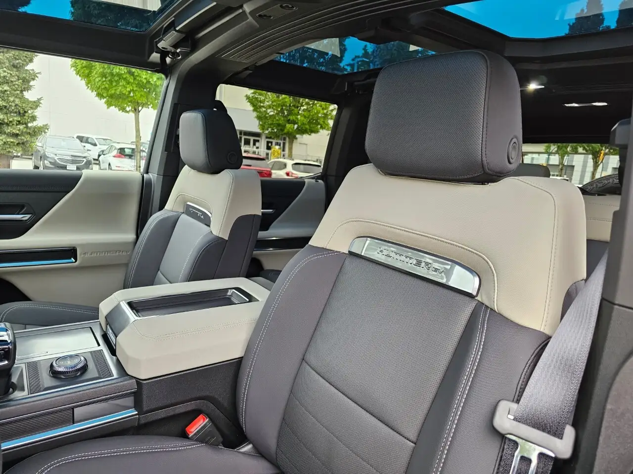 GMC HUMMER EV SUV снимка GMC HUMMER EV SUV