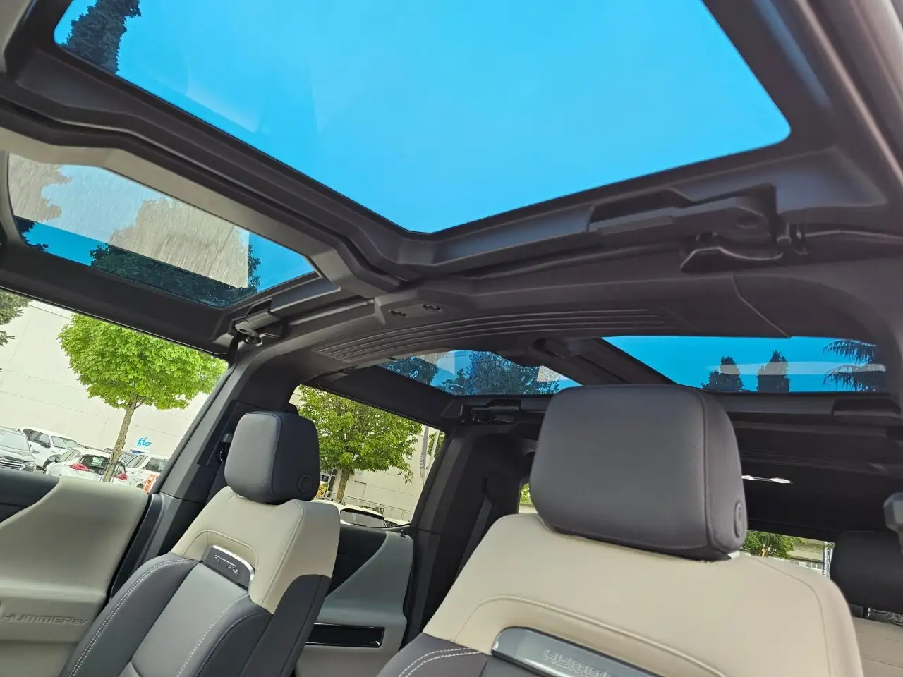 GMC HUMMER EV SUV снимка GMC HUMMER EV SUV