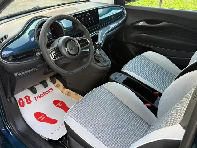 Fiat 500 view 11