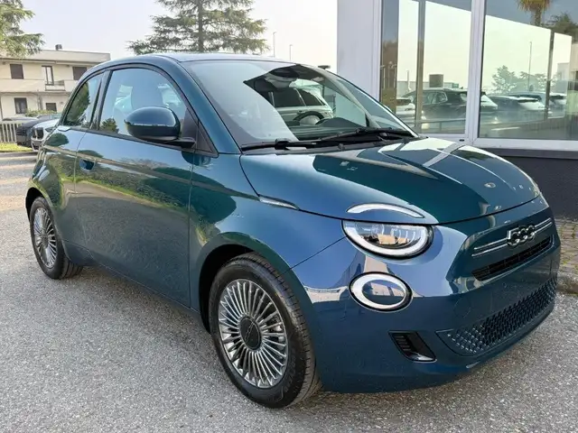 Fiat 500 view 3