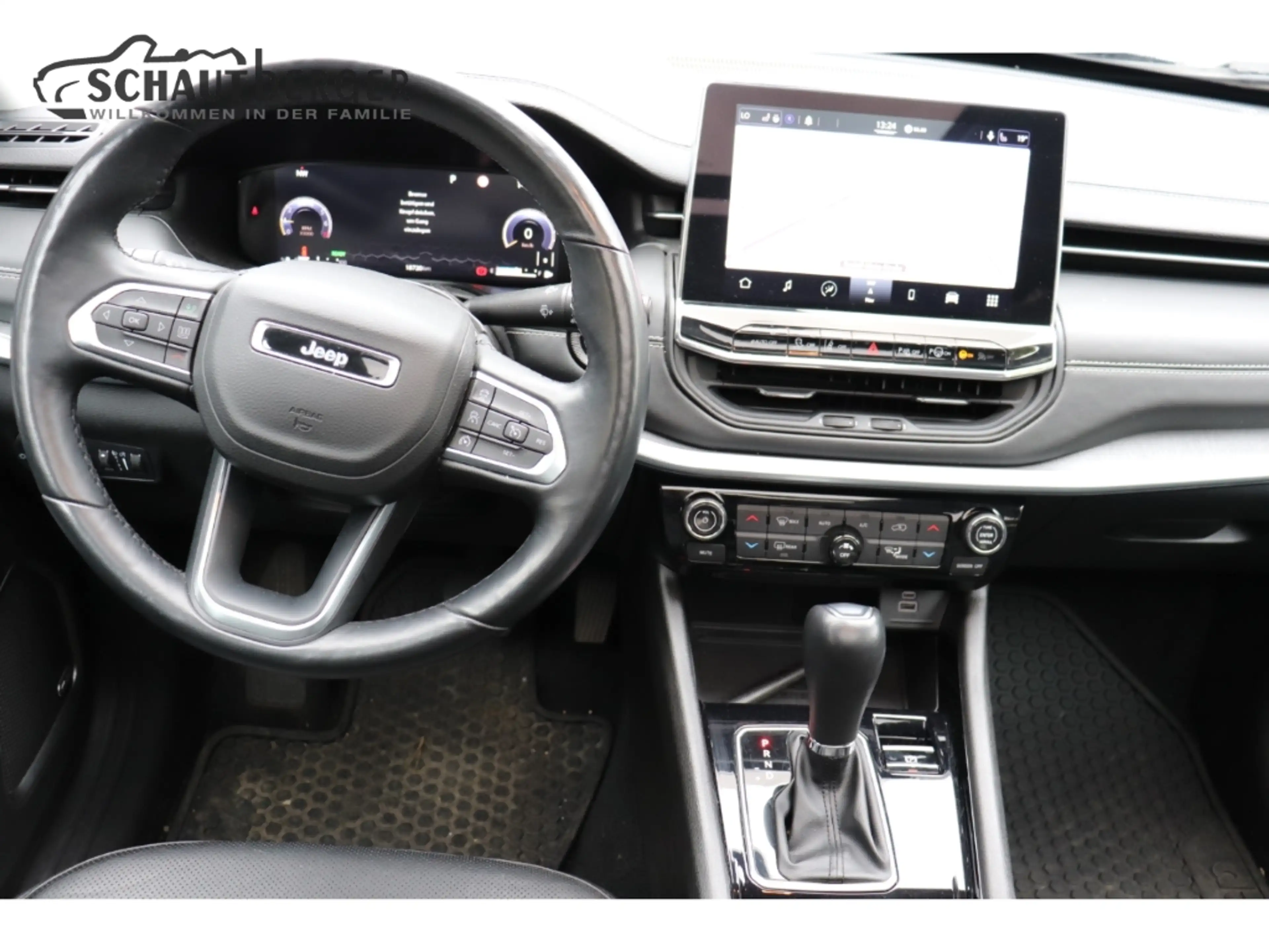 Jeep Compass S Mild-Hybrid FWD mit Leder, Technologie & Infotai — photo 12