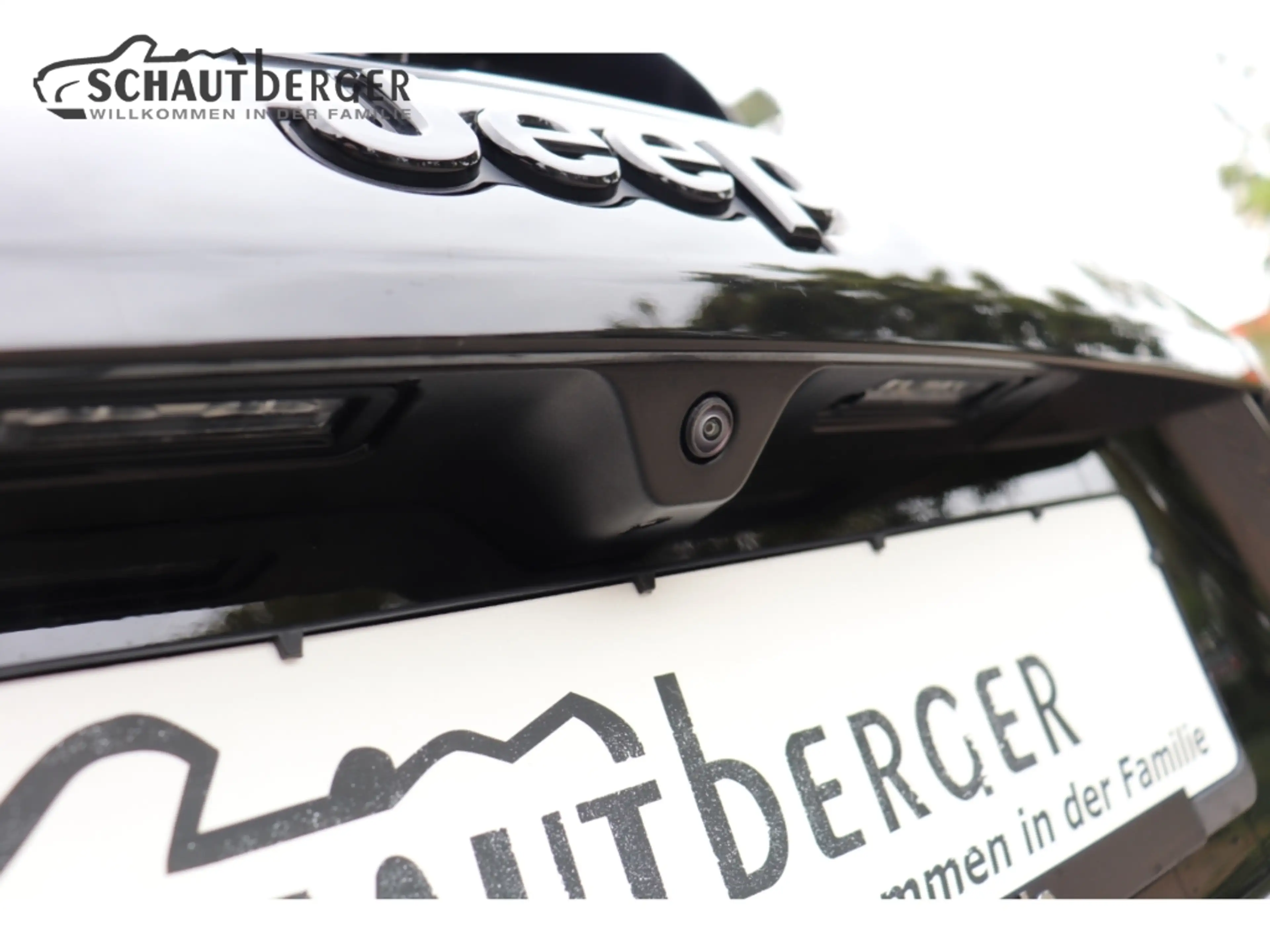 Jeep Compass S Mild-Hybrid FWD mit Leder, Technologie & Infotai — photo 11