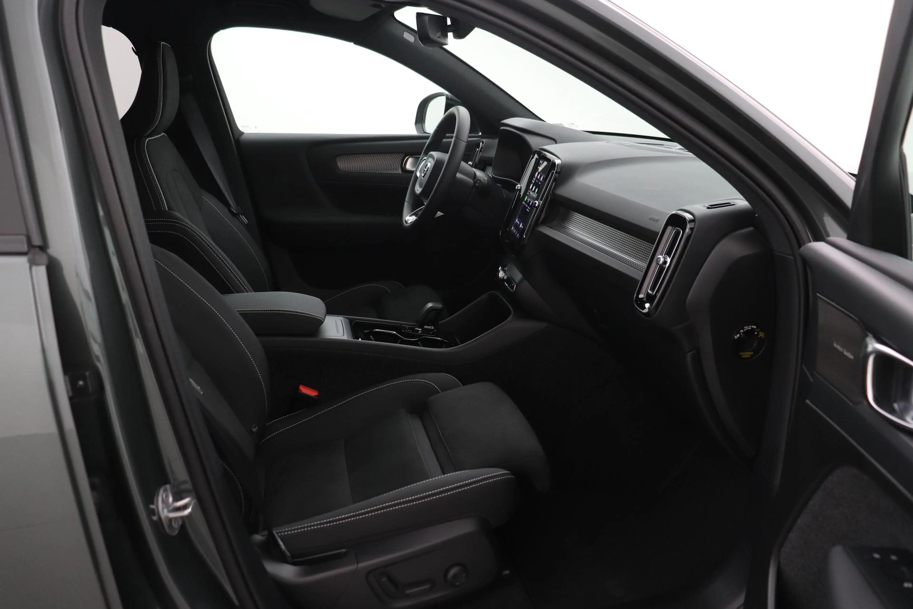 Volvo EX40 Single Motor Extended Range Plus | 82 kWh | Harman — photo 5