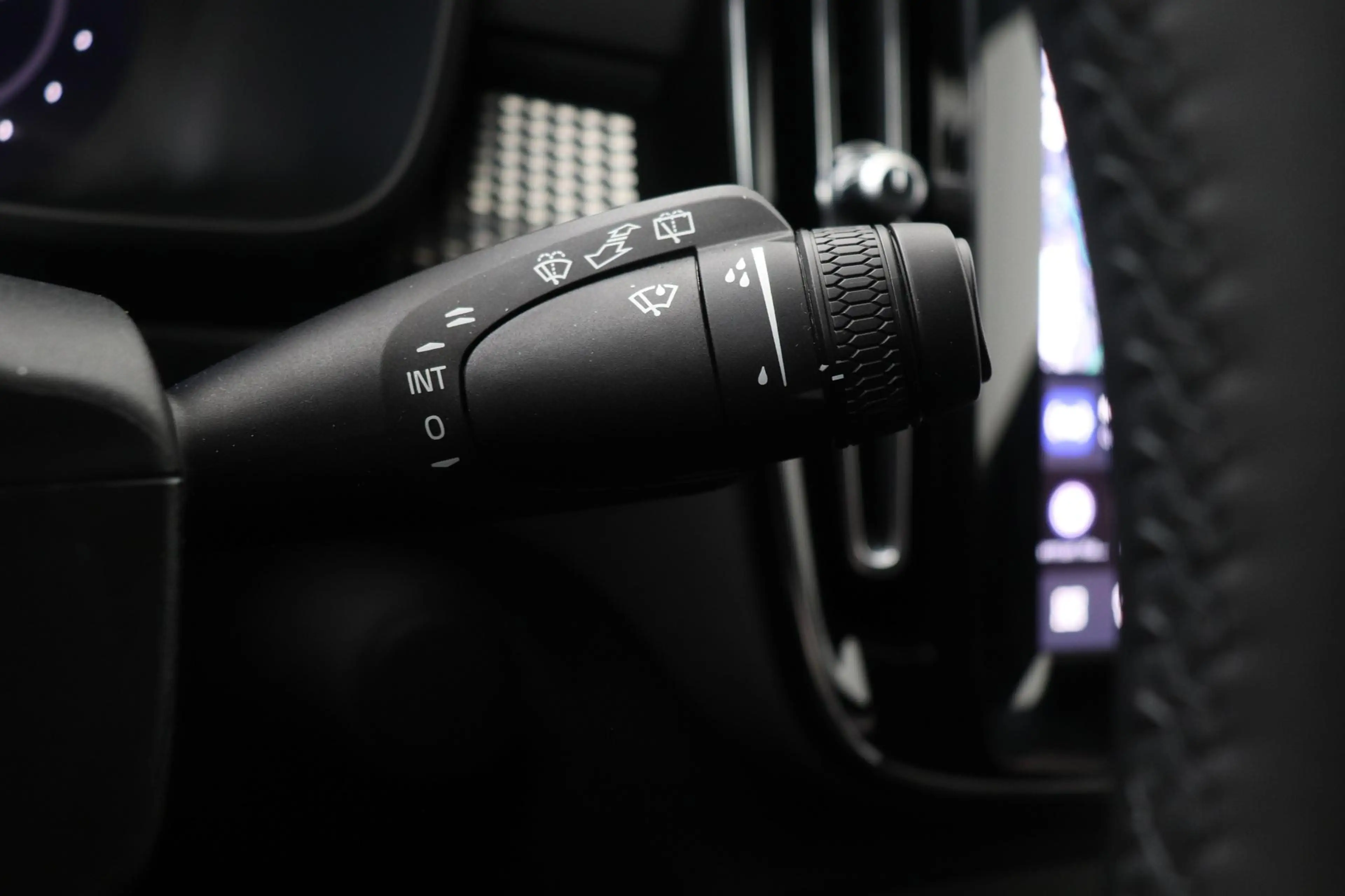 Volvo EX40 Single Motor Extended Range Plus | 82 kWh | Harman — photo 41