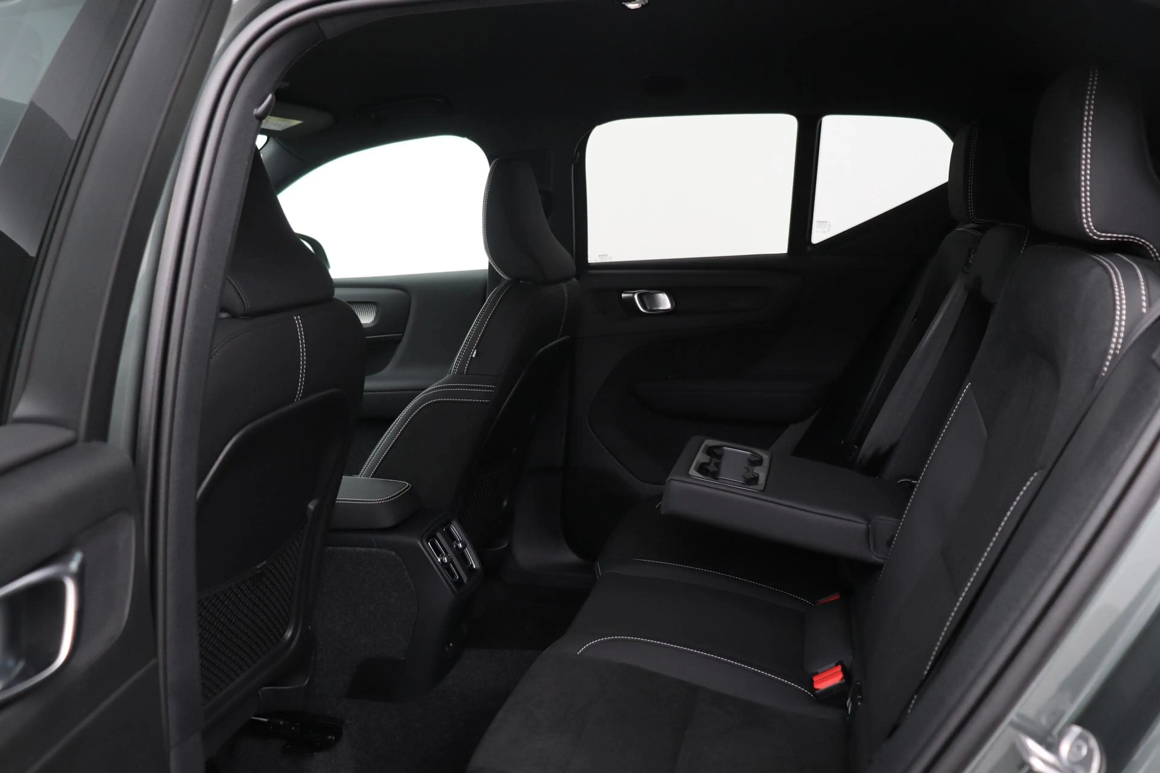 Volvo EX40 Single Motor Extended Range Plus | 82 kWh | Harman — photo 46
