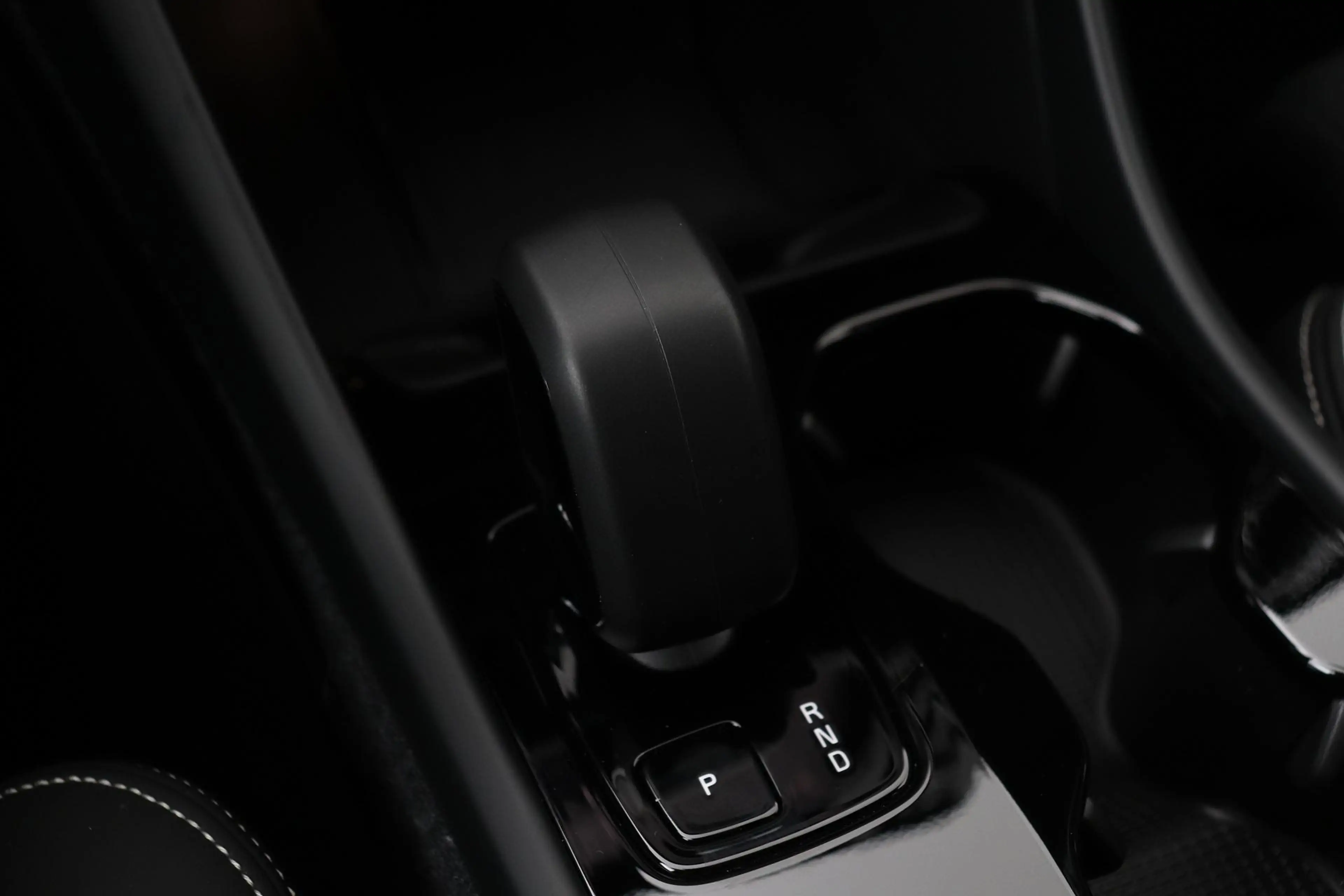 Volvo EX40 Single Motor Extended Range Plus | 82 kWh | Harman — photo 36