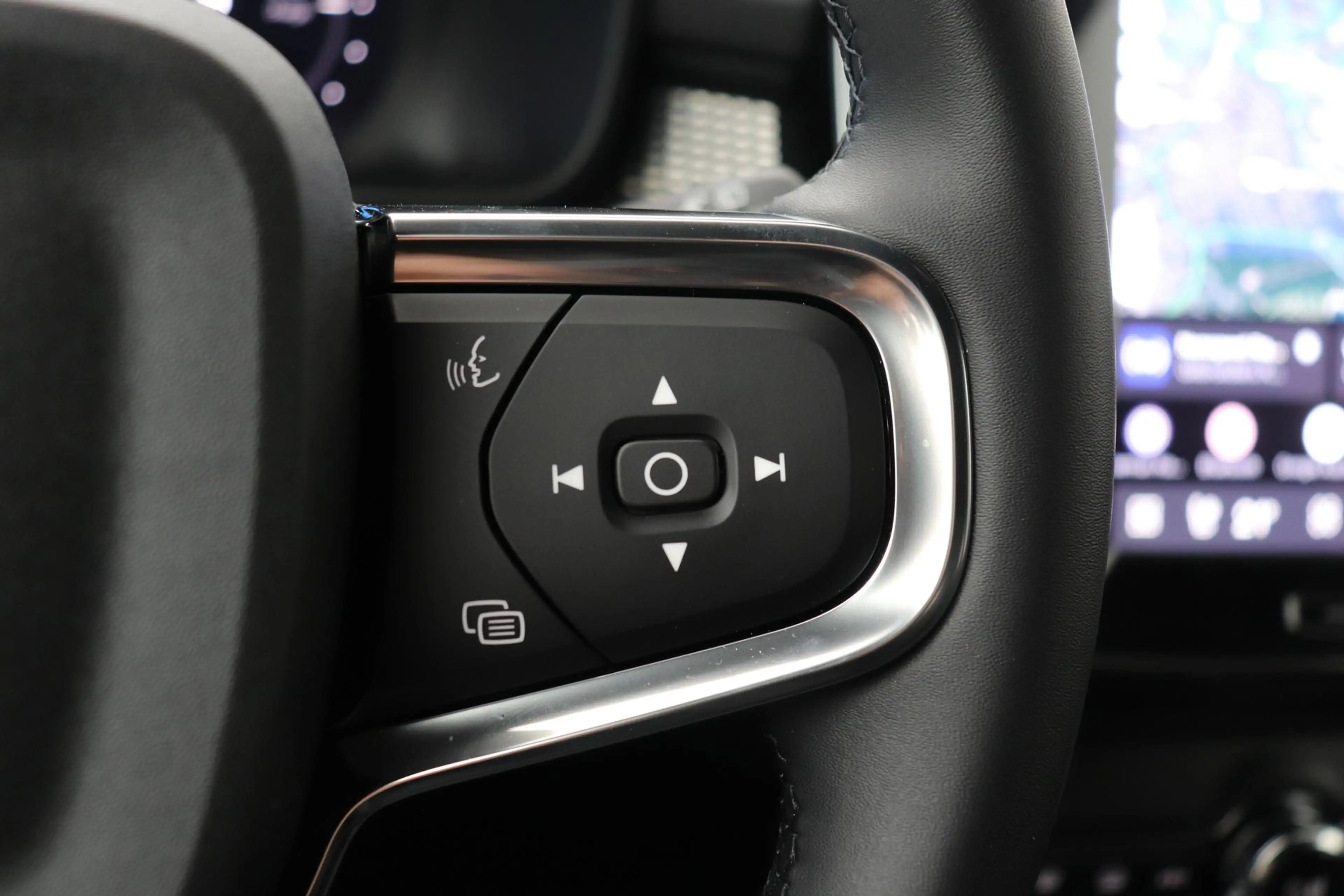 Volvo EX40 Single Motor Extended Range Plus | 82 kWh | Harman — photo 40