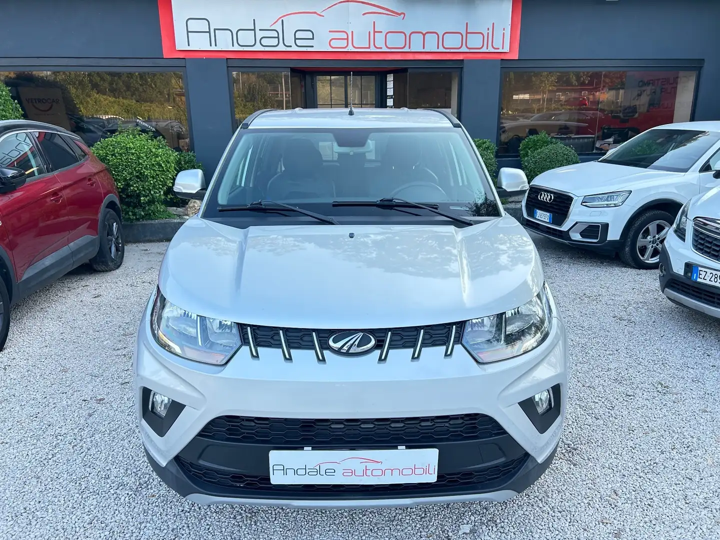 Mahindra KUV100 1.2 VVT *76000KM* GPL Silber - 2
