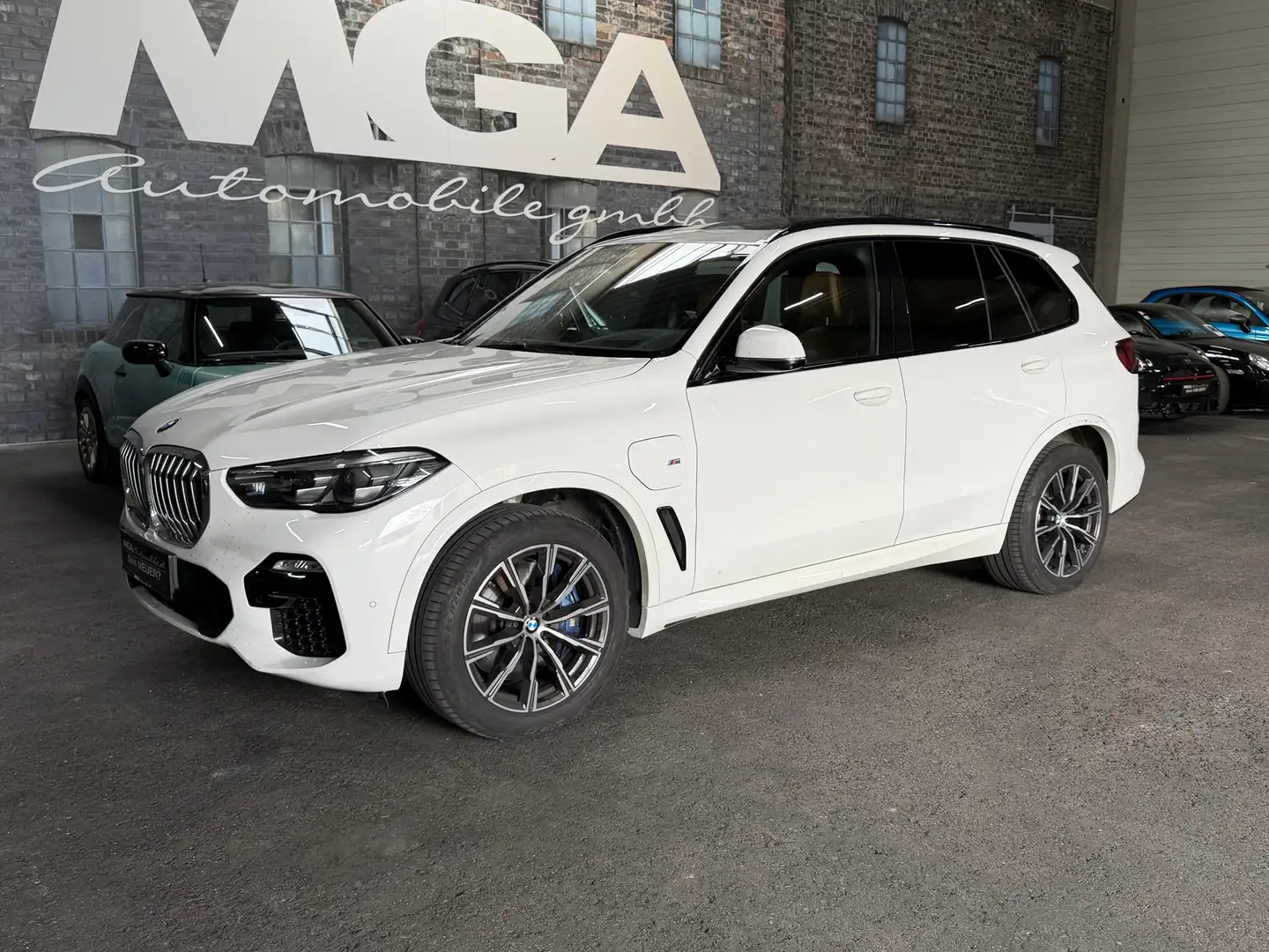 BMW X5 xDrive 45 e M Sport Weiß - 2