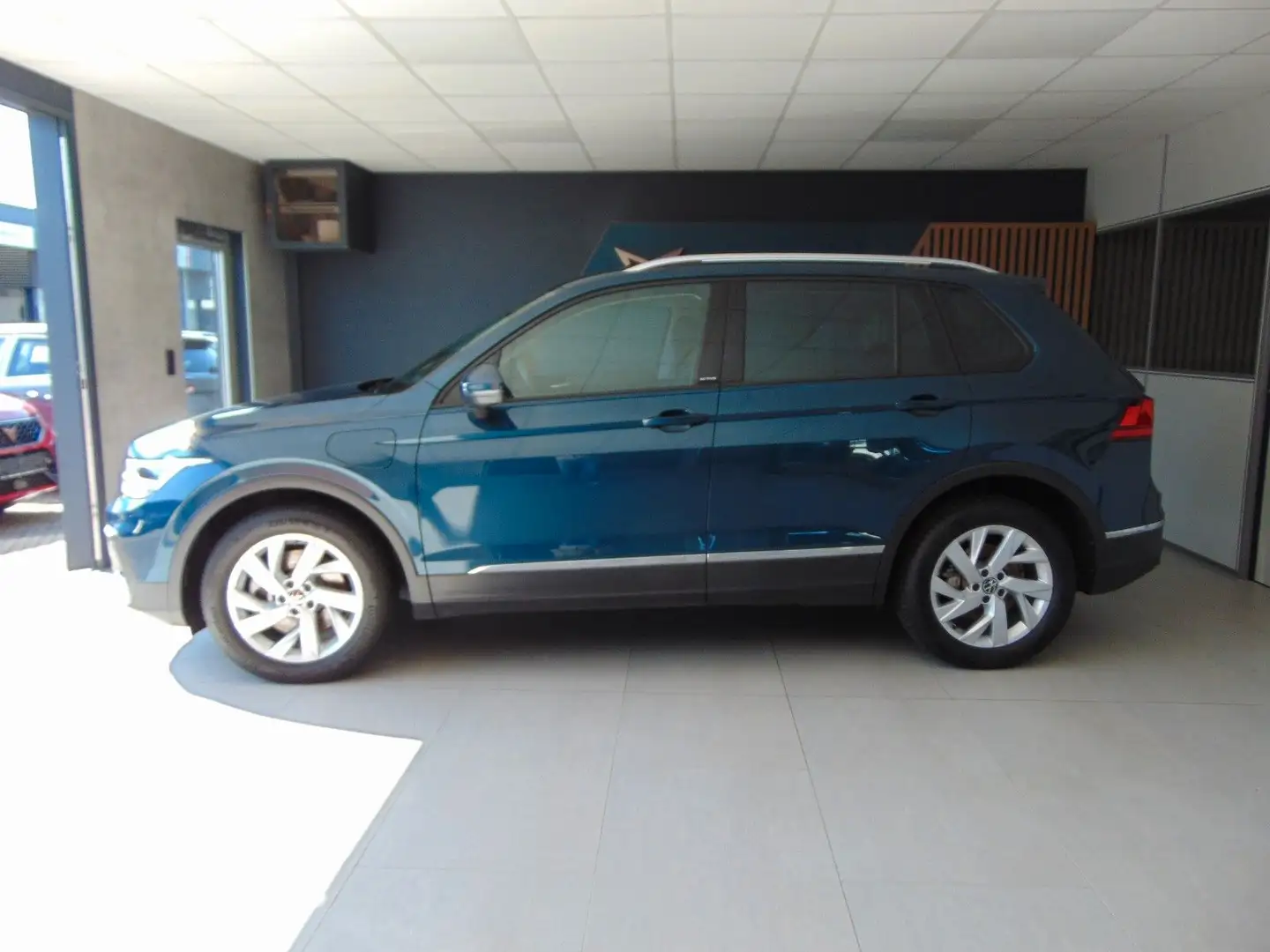 Volkswagen Tiguan Tiguan Active 1.4 eHybrid *Navi*Allwetter*Kamera - 2