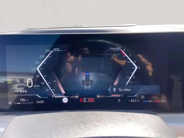 BMW X7 view 15