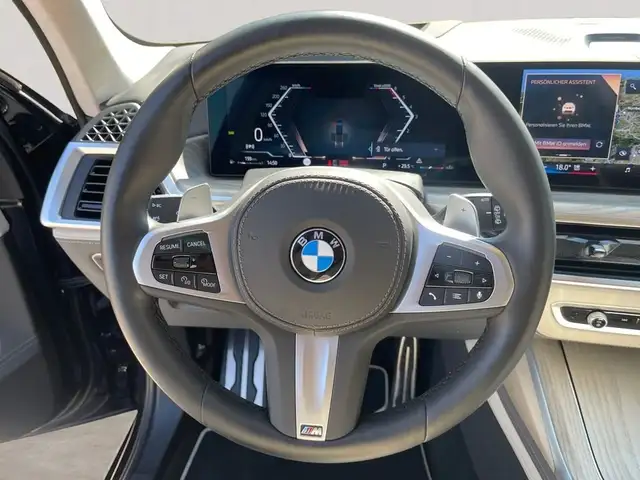 BMW X7 view 14