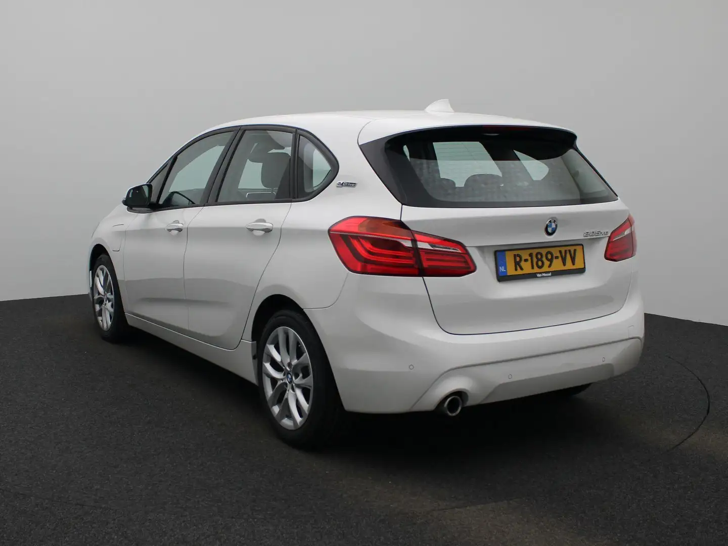 BMW 225 2-serie Active Tourer 225xe iPerformance Executive Wit - 2
